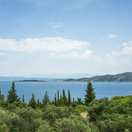 Captain's * Račišće