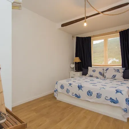 Apartment Captain's *