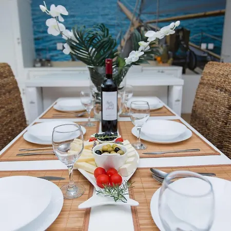 Captain's * Račišće