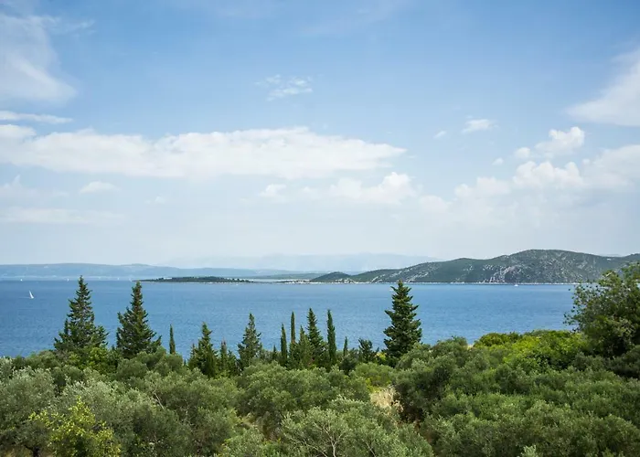 Captain's * Račišće